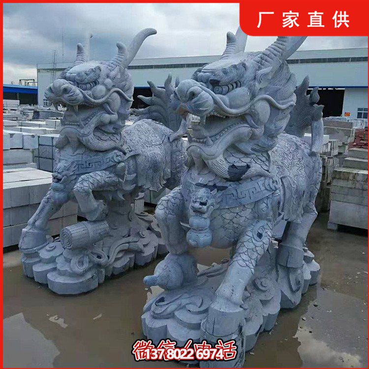 青石雕刻麒麟大型雕塑，為景區墓園增添靚麗風采