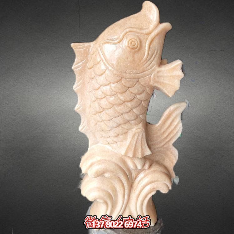 集大理石石雕、水景擺件、鯉魚雕塑于一體的精美藝術品