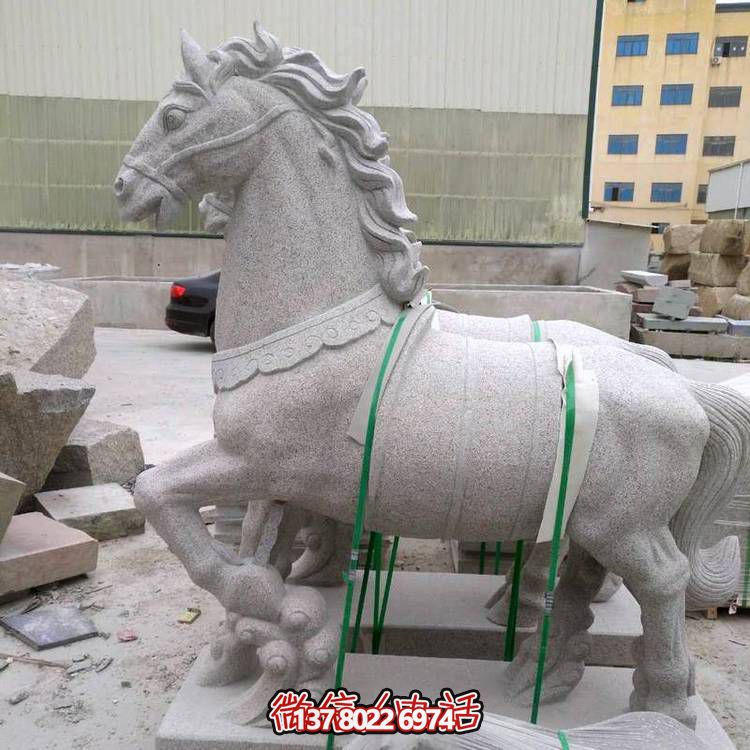 主題砂巖雕刻馬擺件，點綴園林廣場美景