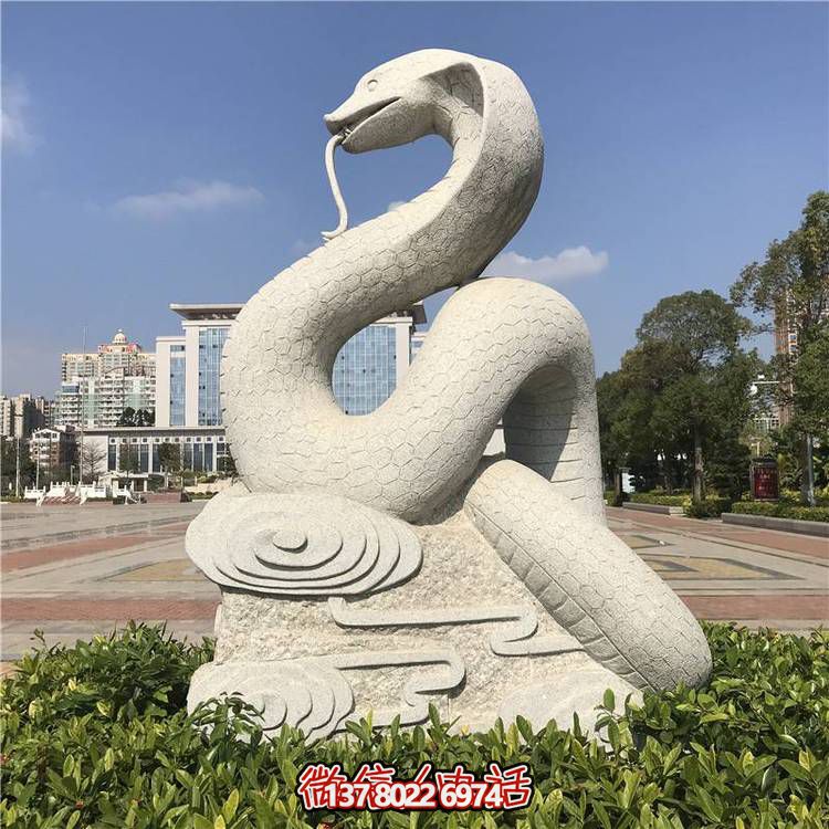傳統(tǒng)風(fēng)格大理石蛇雕塑，擺放于廣場(chǎng)，給您帶來完美視覺享受