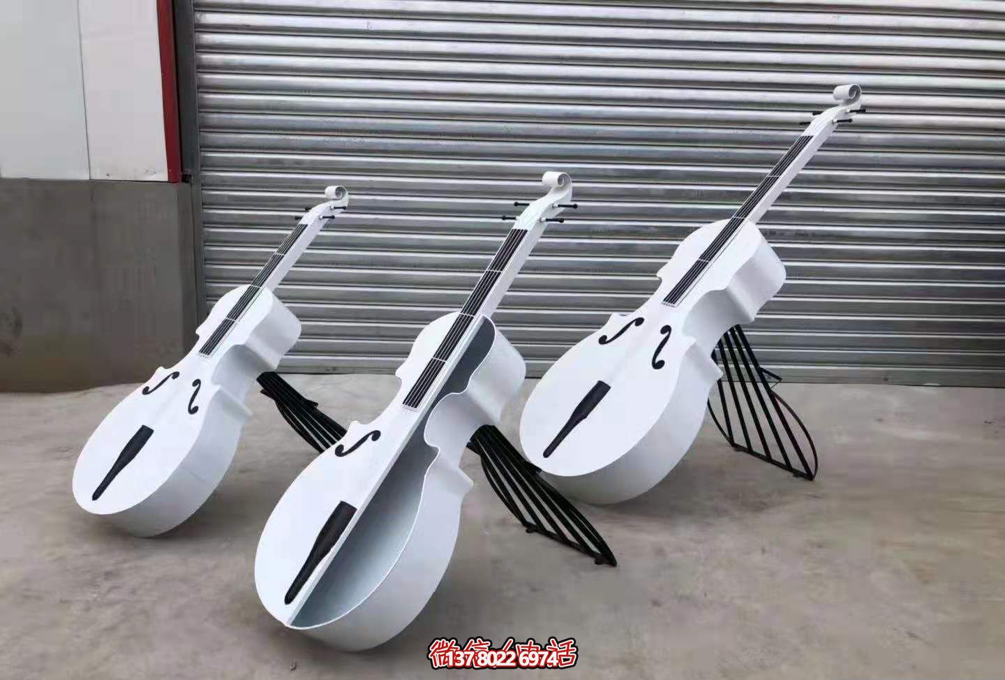 玻璃鋼雕刻大廈室內裝飾白色大提琴裝飾品 玻璃鋼雕刻大廈室內裝飾白色大提琴裝飾品