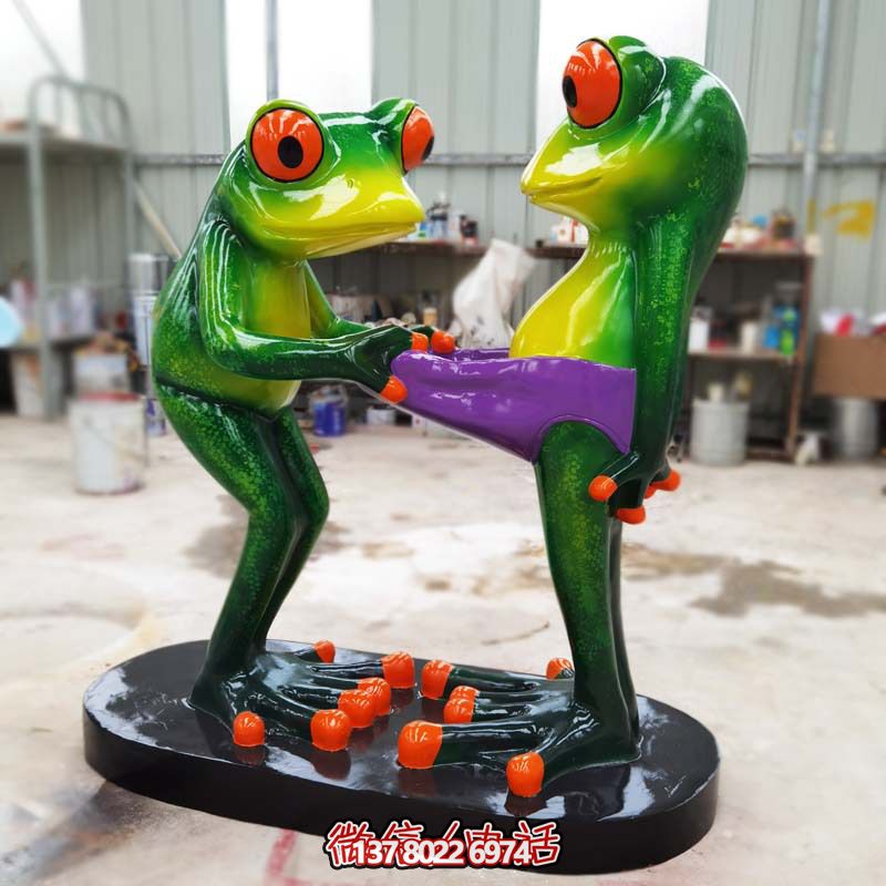 逗趣玻璃鋼青蛙雕塑，為景區增色不只