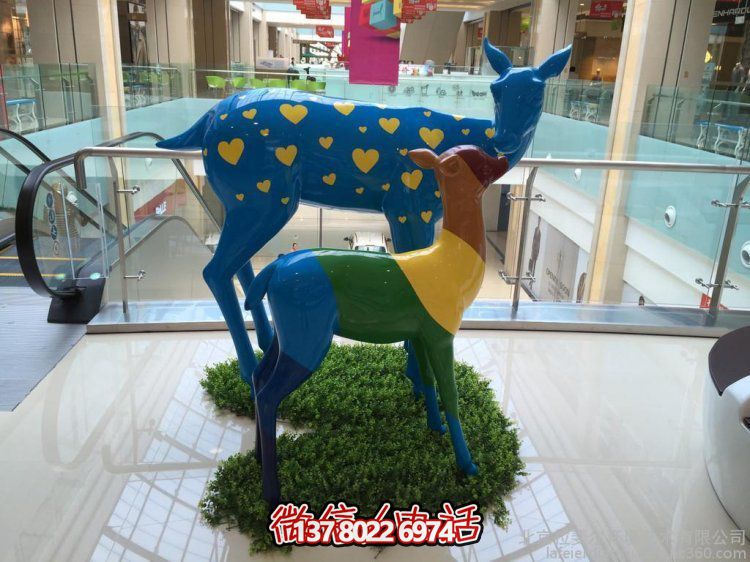 玻璃鋼手工彩繪小鹿擺件，為你的商場增添溫馨美感