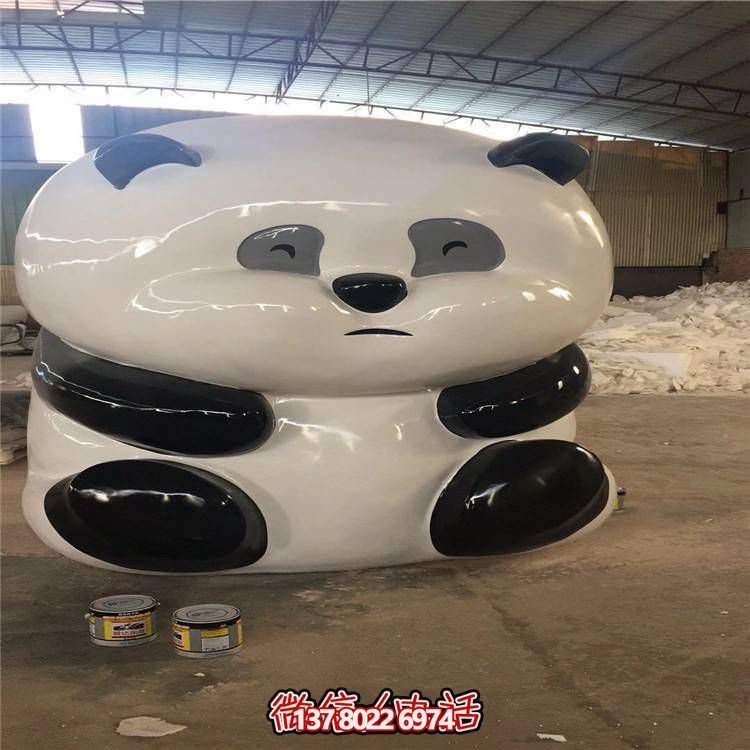 玻璃鋼雕塑熊貓公仔，環?？ㄍ〝[放裝飾商場