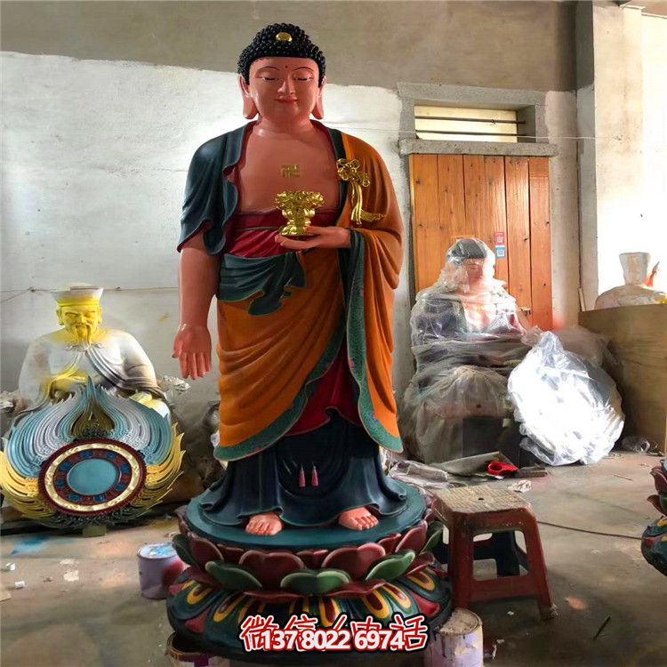 玻璃鋼彩繪神佛三圣雕塑，為景區(qū)大型景觀裝飾品
