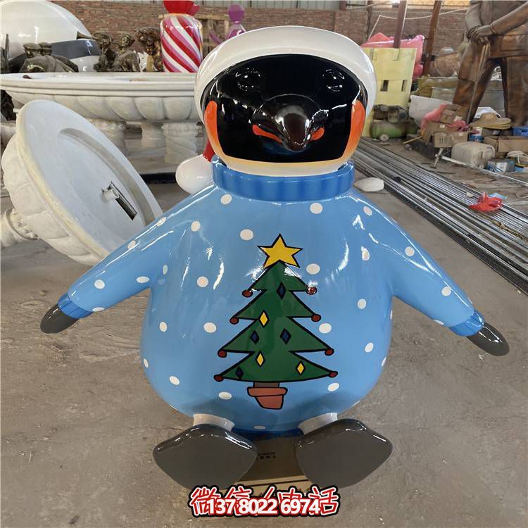 玻璃鋼游樂場，彩繪企鵝小品雕塑精美擺放